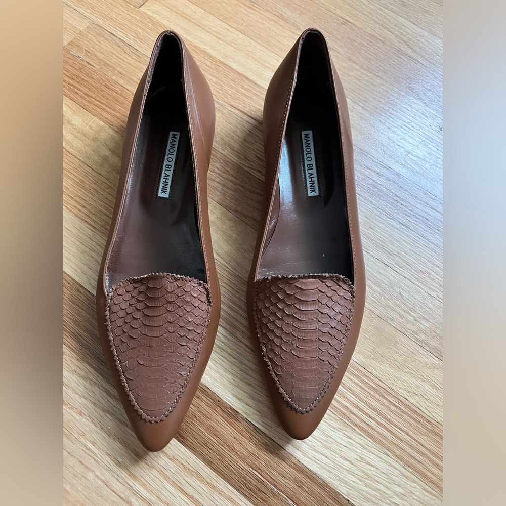 Tan Manolo Blahnik Flats